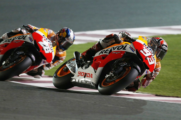 Márquez ya lidera el Mundial de MotoGP tras imponerse a Rossi en Qatar