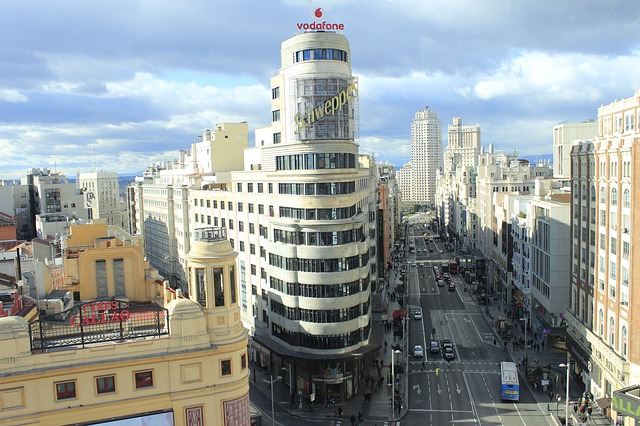 En España se producen anualmente unos 11.000 atropellos, de los cuales más de 10.000 suceden en zonas urbanas.
