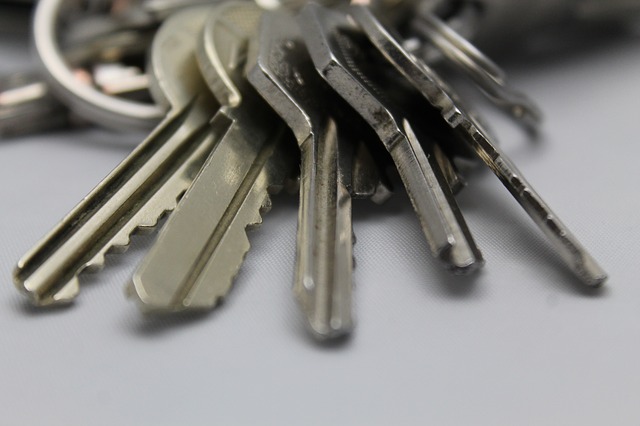 El seguro de hogar puede ayudarte si pierdes las llaves de casa.