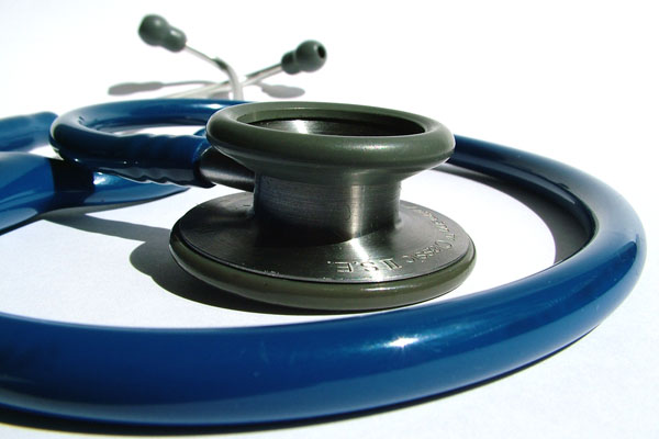 Axa incorpora tratamientos pioneros contra el cáncer a sus seguros de Salud