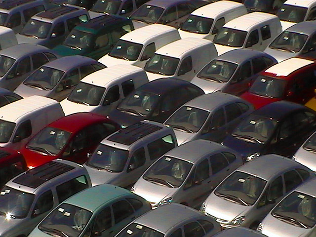 Crece el número de vehículos con seguro de coche